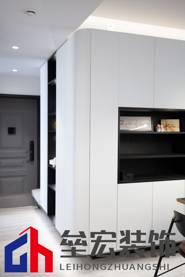 142㎡現(xiàn)代簡約丨 黑白格調(diào)下的溫柔空間！