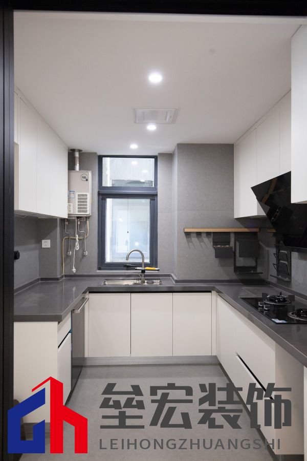 142㎡現(xiàn)代簡約丨 黑白格調(diào)下的溫柔空間！