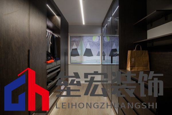 白色、木色與黑色演繹同一空間下的不同格調(diào)！