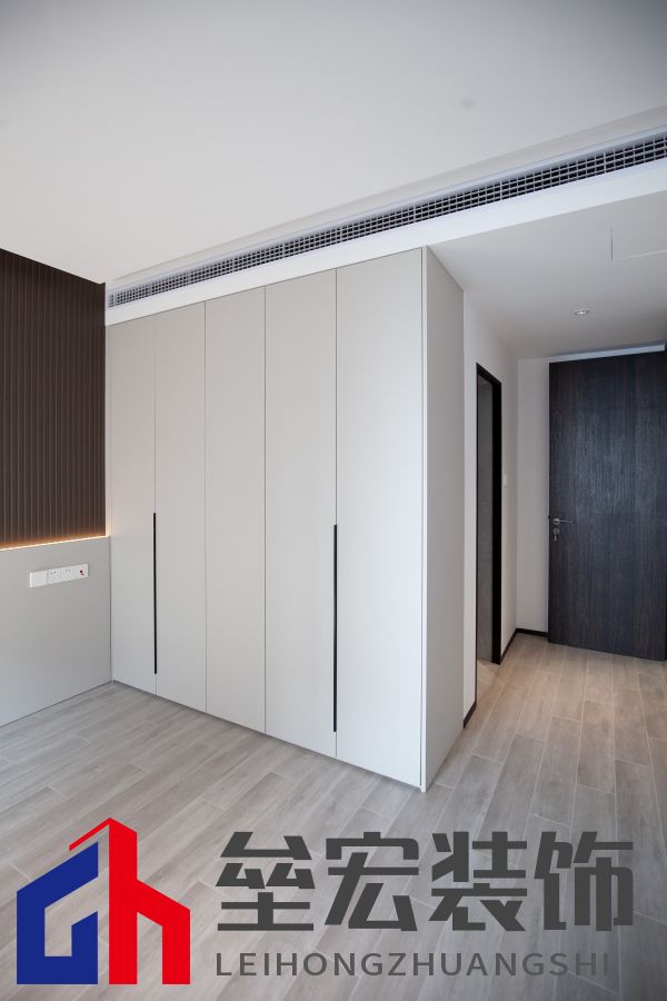 142㎡現(xiàn)代簡約丨 黑白格調(diào)下的溫柔空間！