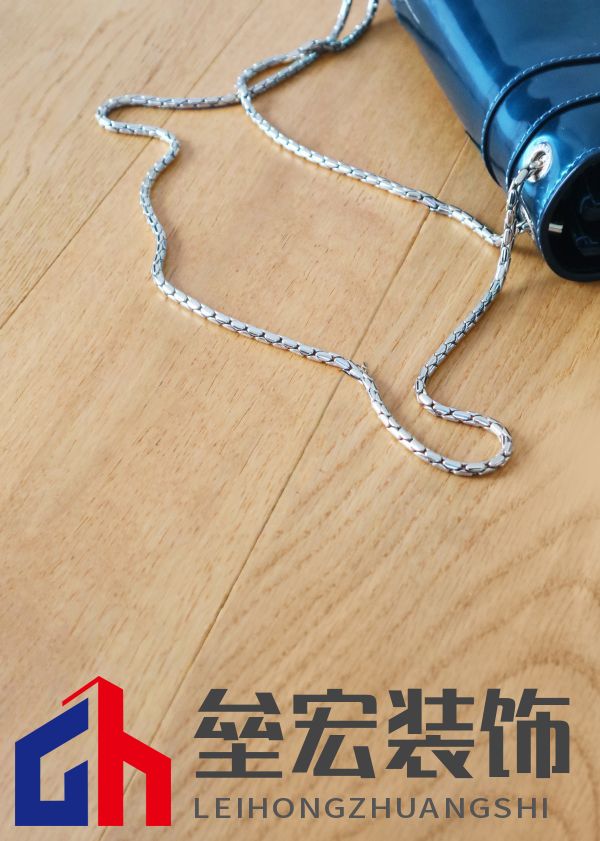 標題一：奢華又健康？德爾金標“7凈”地板：拿來吧你