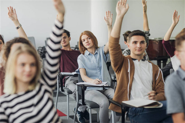 哪些?？朴惺覂?nèi)設(shè)計(jì)專業(yè)