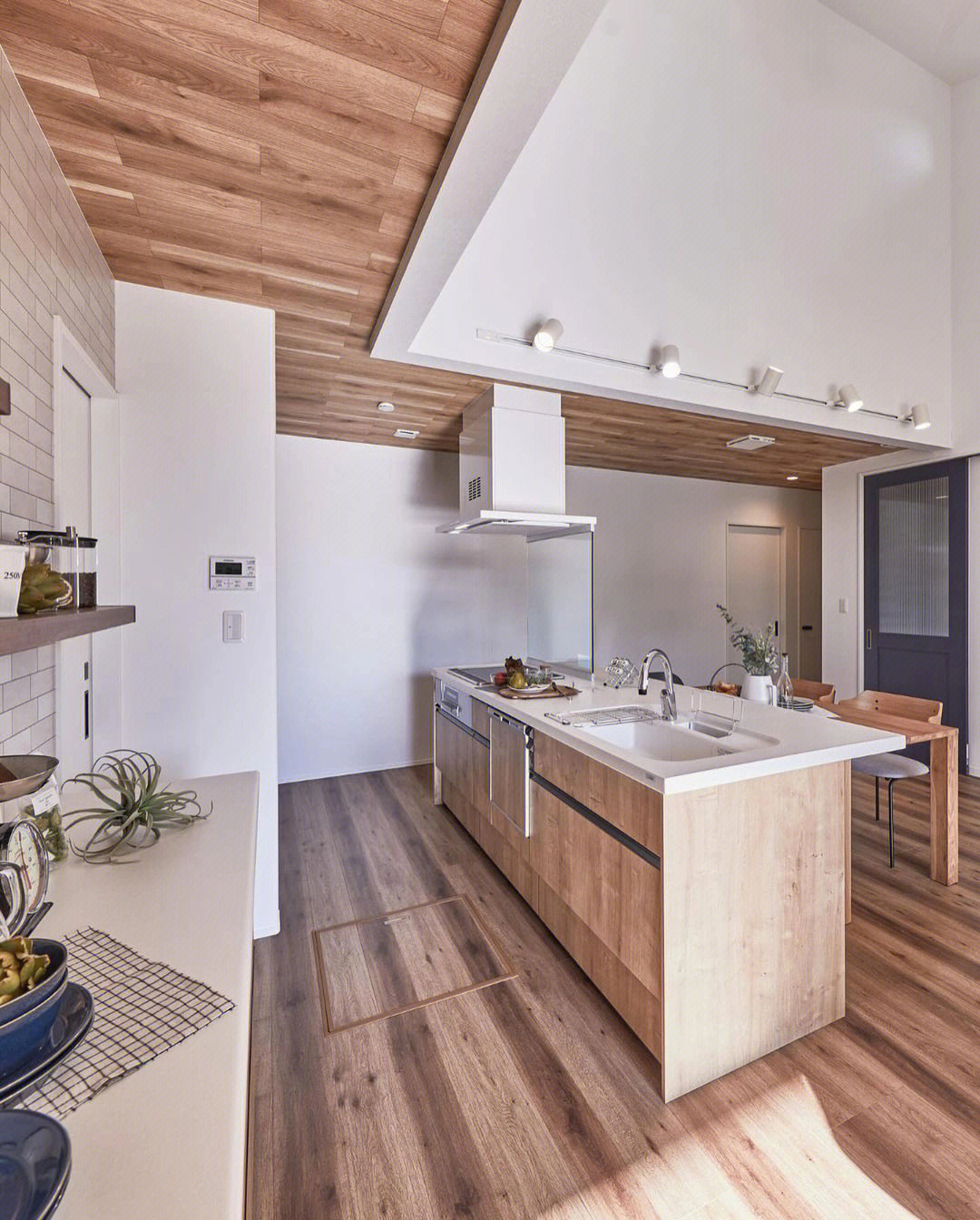 廈門室內(nèi)裝修_廈門簡單裝修_廈門裝修價(jià)格一般多少錢