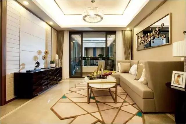 150㎡戶型四間朝南，一個(gè)創(chuàng)新的戶型，我不允許它有1㎡的浪費(fèi)。