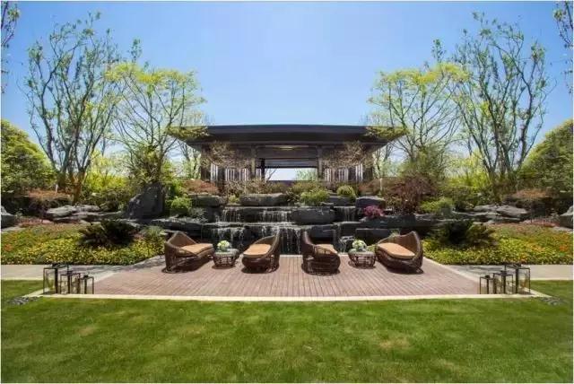 150㎡戶型四間朝南，一個(gè)創(chuàng)新的戶型，我不允許它有1㎡的浪費(fèi)。