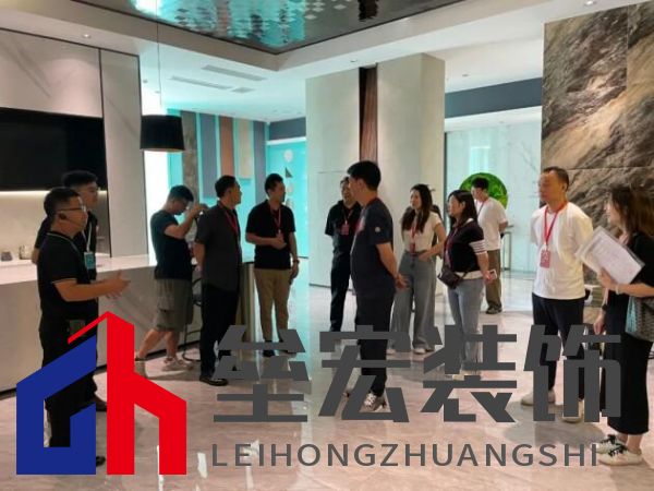 2024「京聞·創(chuàng)響杯」建筑裝飾產(chǎn)品設(shè)計(jì)大賽評(píng)審團(tuán)走進(jìn)又覓瓷磚·巖板