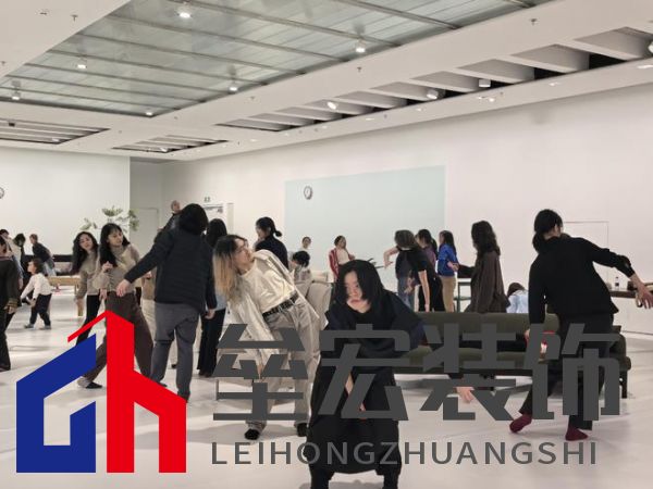 吱音再次攜手陶身體劇場與浦東美術(shù)館共創(chuàng)呈現(xiàn)“動(dòng)作世界”舞蹈藝術(shù)現(xiàn)場