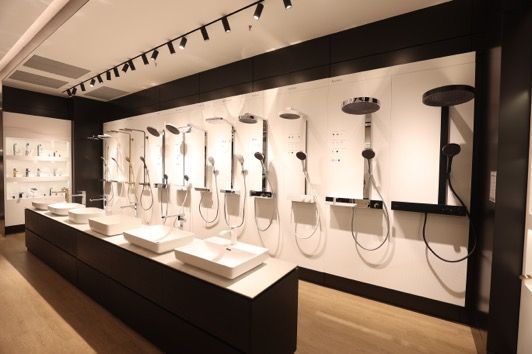 房間的擺設(shè)布局中度可信度描述已自動生成